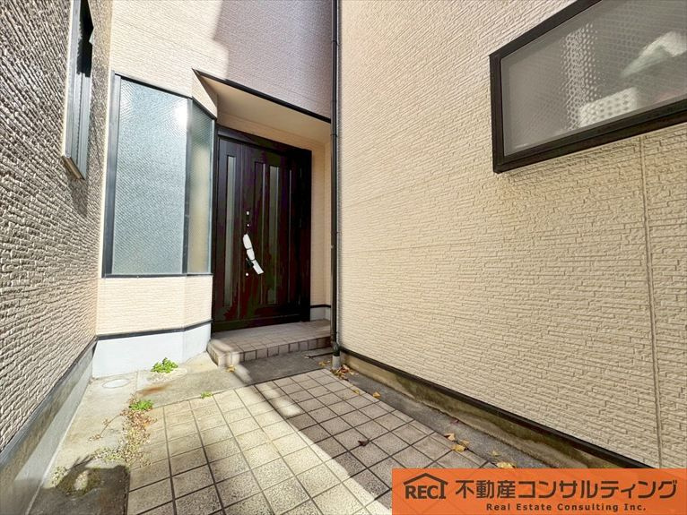 神戸市灘区灘南通6丁目　中古戸建の玄関