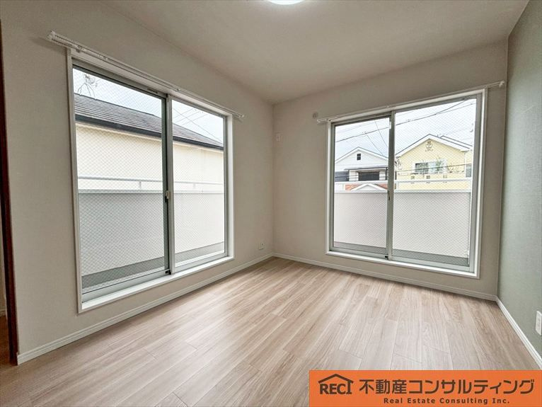 神戸市灘区国玉通1丁目　中古戸建の洋室