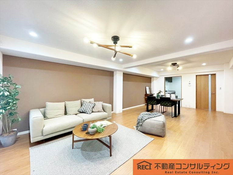 苦楽園アーバンライフ1号棟の居間・リビング|専有面積121㎡！