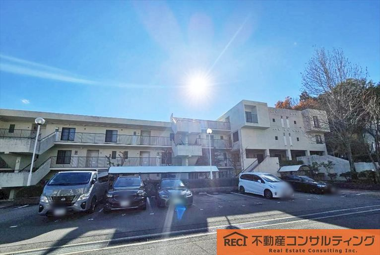 苦楽園アーバンライフ1号棟の駐車場