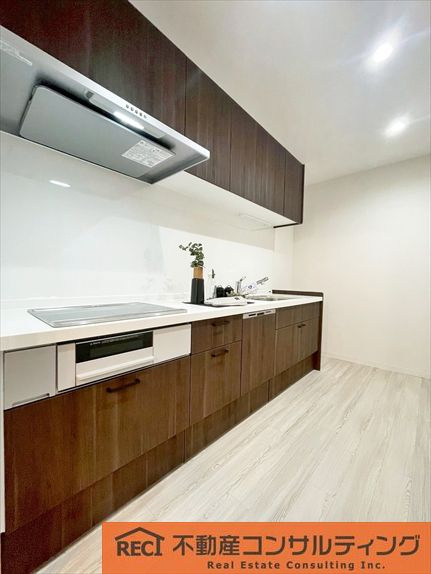 苦楽園アーバンライフ1号棟のキッチン|趣味の時間を楽しめる23㎡の南向きテラス付き