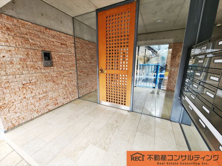 パレ六甲篠原のエントランス