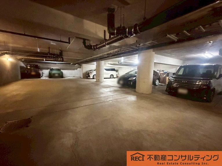 パレ六甲篠原の駐車場