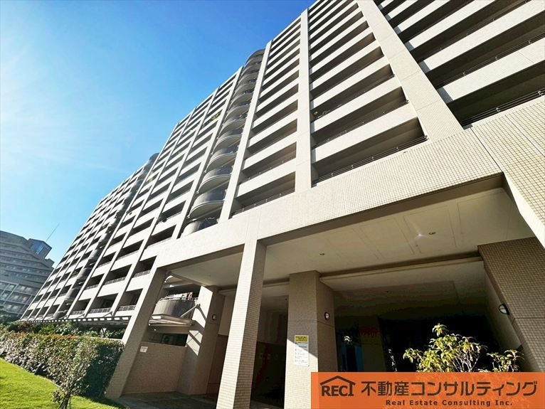 摩耶シーサイドプレイスイースト3番館のエントランス