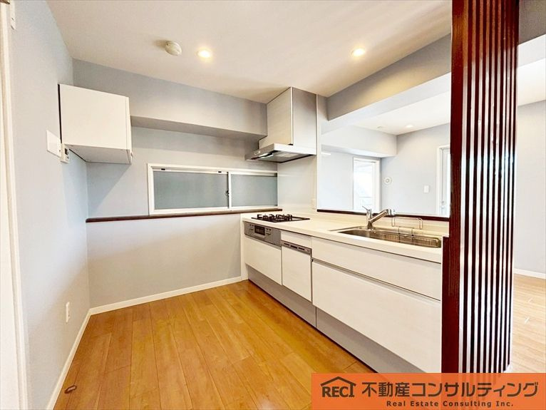 コムーネ灘のキッチン|3WAYアクセス利用可