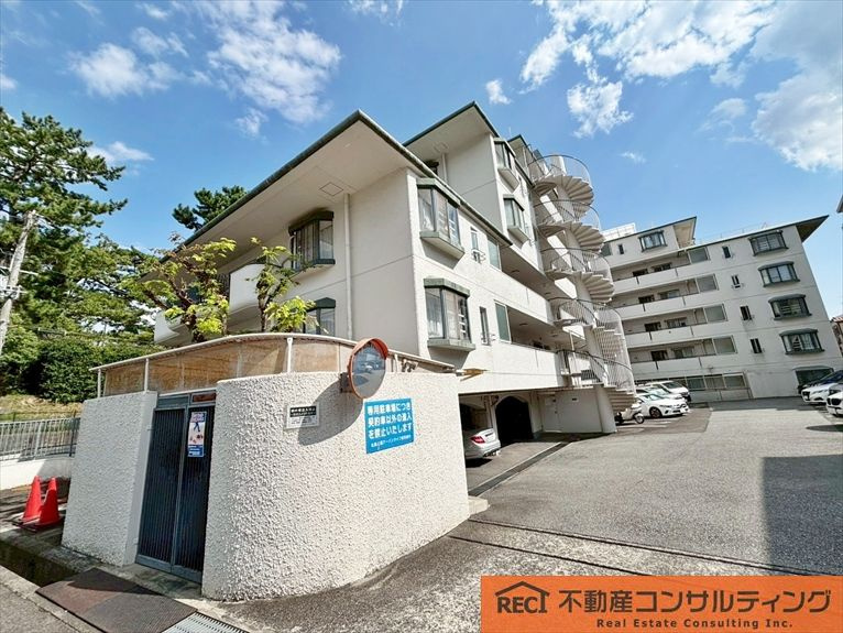 夙川松風公園アーバンライフの駐車場