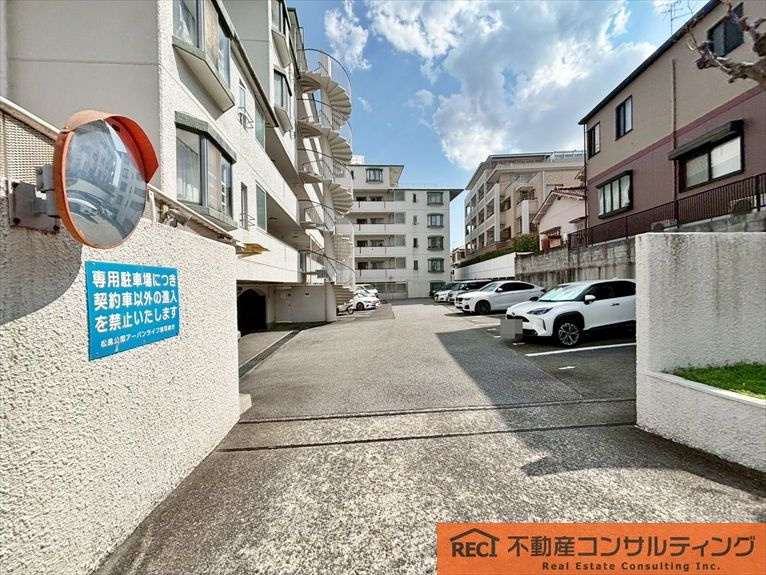 夙川松風公園アーバンライフの駐車場