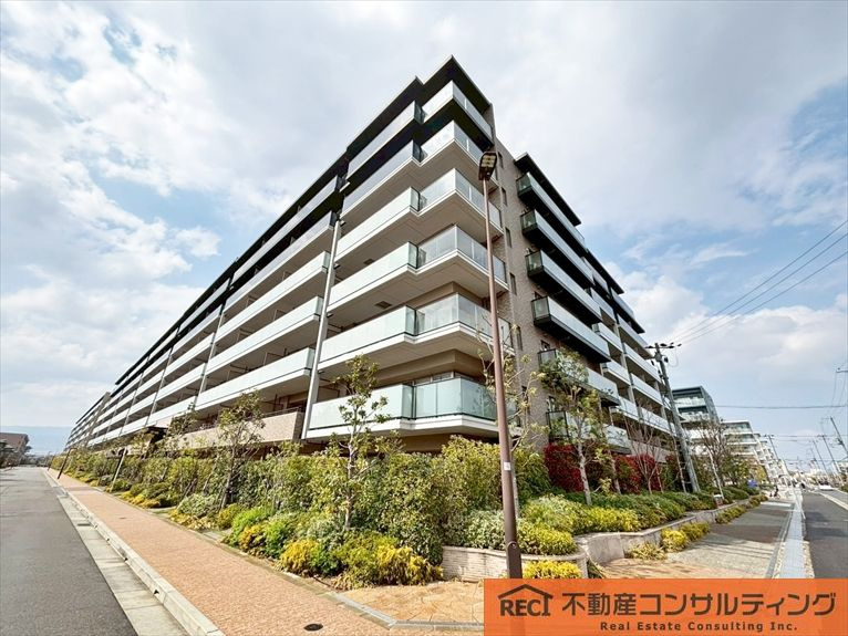 ルネ西宮甲子園の外観