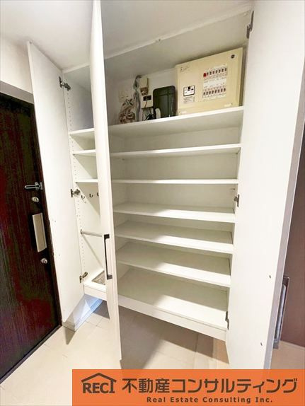 リビオ六甲高羽ガーデンスクエアの収納