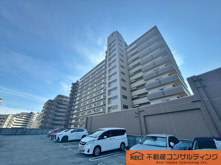 リビオ六甲高羽ガーデンスクエアの駐車場