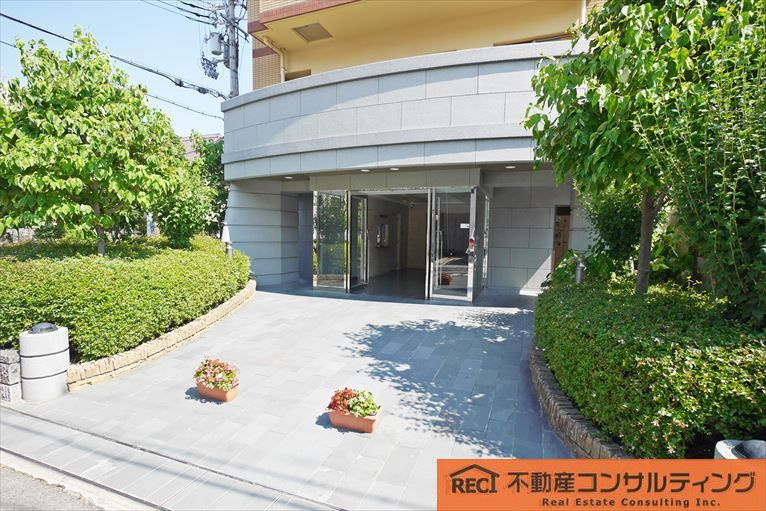 クレアーレ六甲道のエントランス