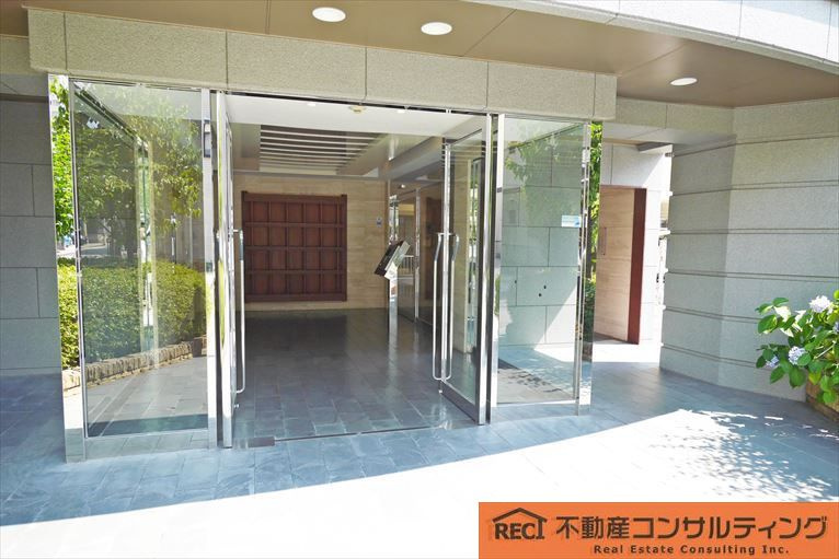 クレアーレ六甲道のエントランス
