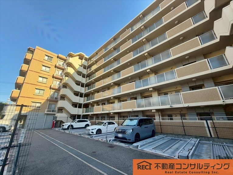 クレアーレ六甲道の外観