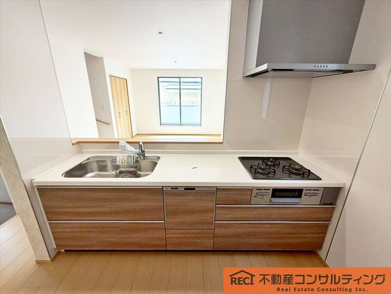西宮市浜町　新築戸建　2号棟のキッチン