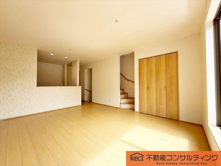 西宮市浜町　新築戸建　2号棟の居間・リビング|ゆったりと暮らせる住環境！