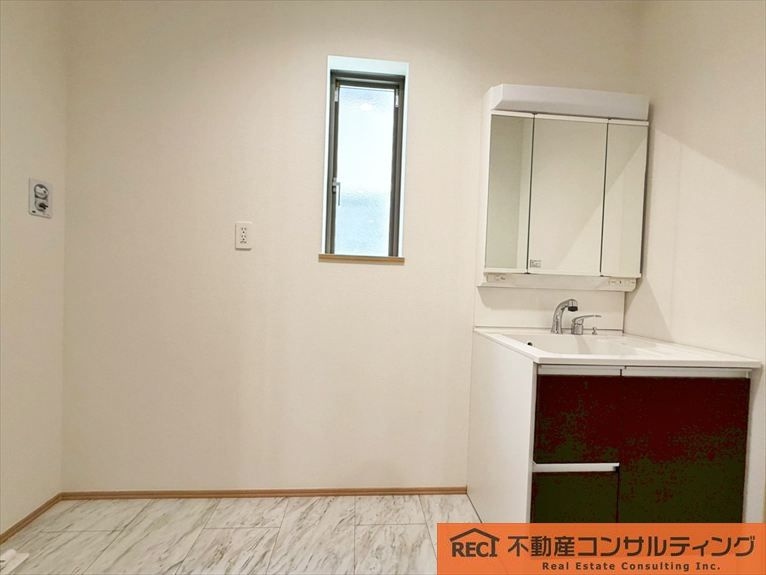 西宮市浜町　新築戸建　2号棟の洗面所