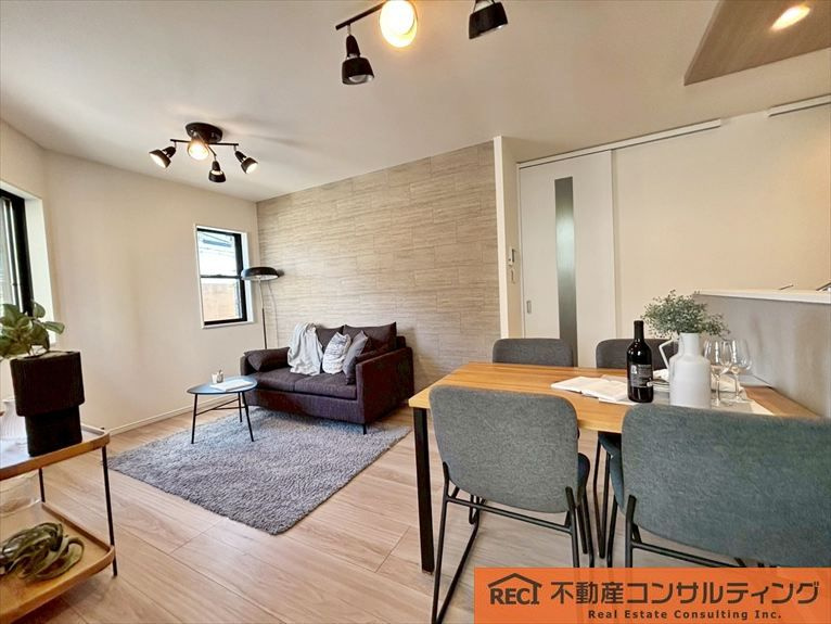 神戸市灘区大石北町　新築戸建の洋室