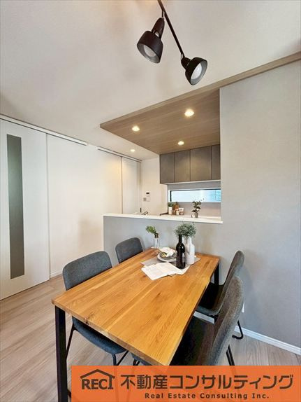 神戸市灘区大石北町　新築戸建の洋室