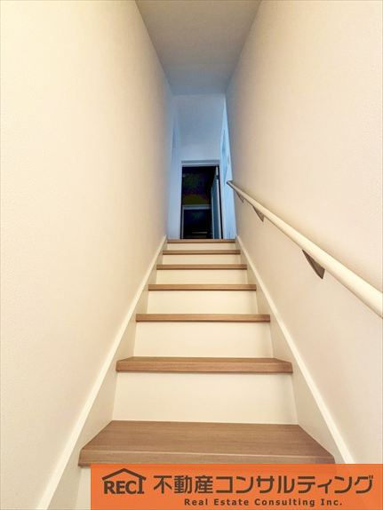 神戸市灘区大石北町　新築戸建の内装