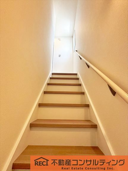 神戸市灘区大石北町　新築戸建の内装