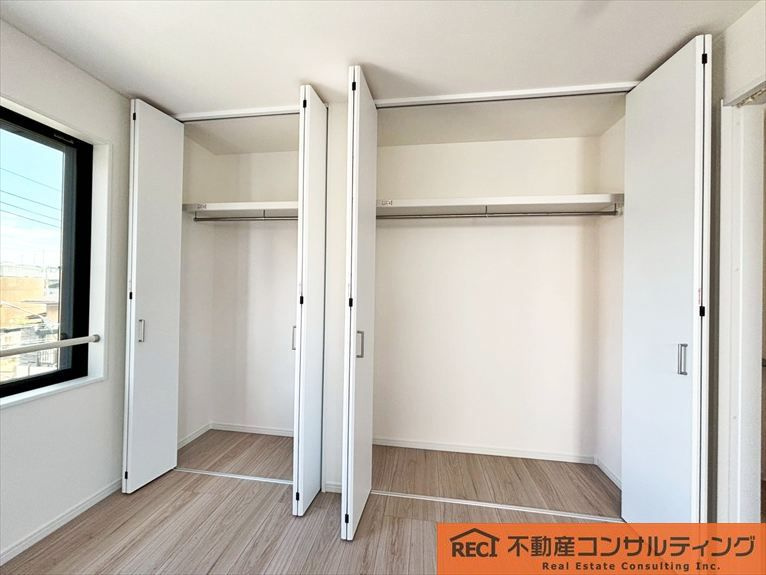 神戸市灘区大石北町　新築戸建の収納