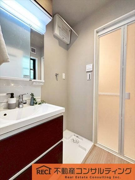 神戸市灘区大石北町　新築戸建の独立洗面台