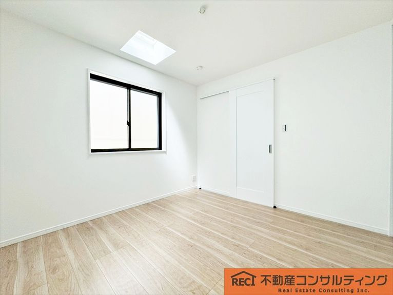 神戸市灘区灘南通1丁目　新築戸建の洋室