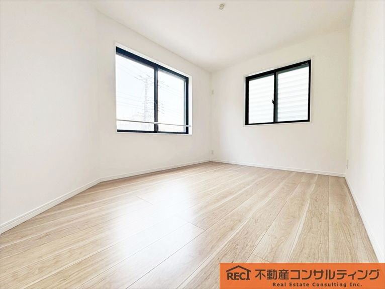 神戸市灘区灘南通1丁目　新築戸建の洋室