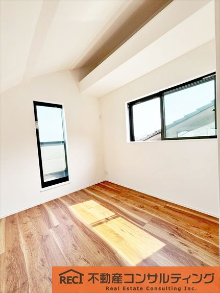 神戸市灘区五毛通２丁目　新築戸建の洋室