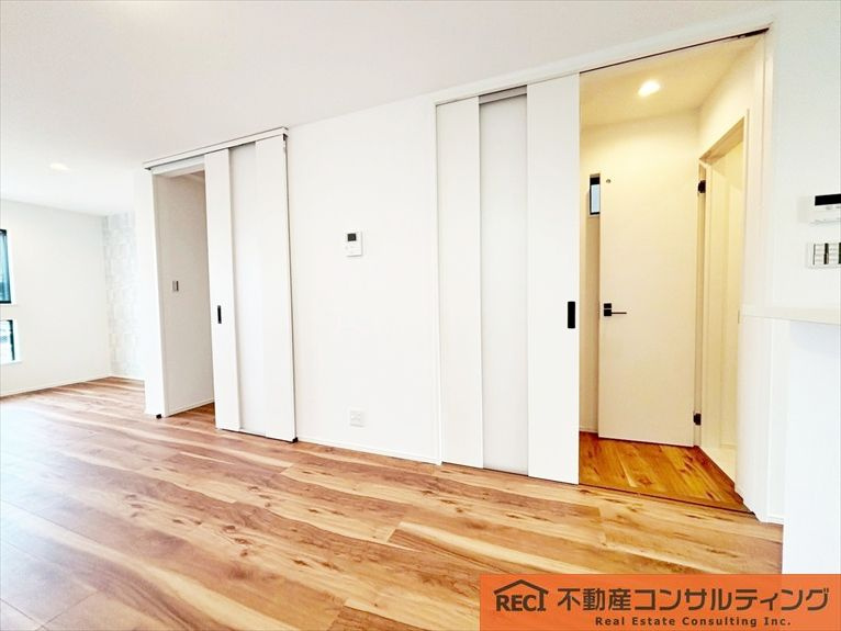 神戸市灘区五毛通２丁目　新築戸建の居間・リビング