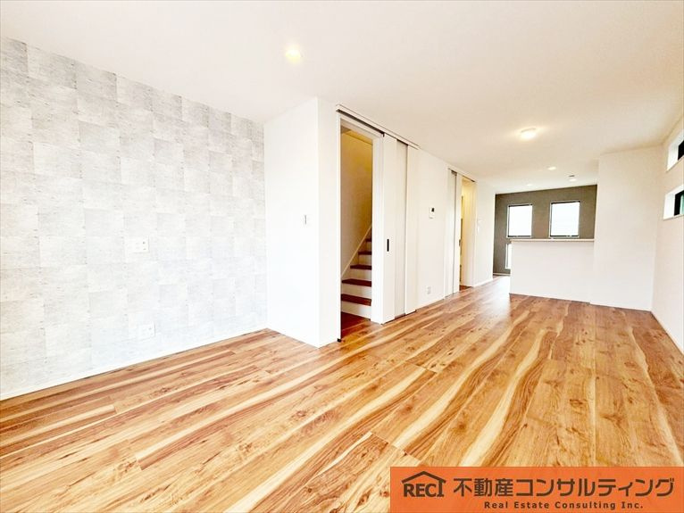 神戸市灘区五毛通２丁目　新築戸建の居間・リビング|ポートアイランドから大阪湾まで望む眺望