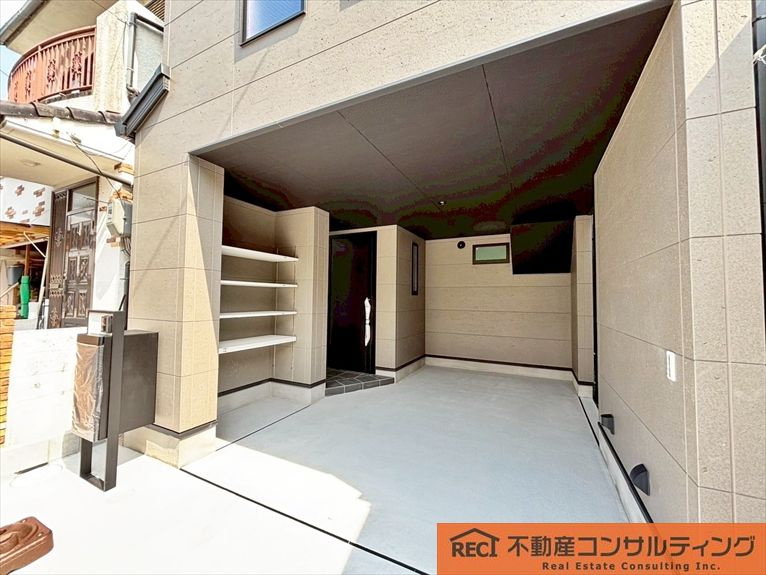 神戸市灘区五毛通２丁目　新築戸建の駐車場