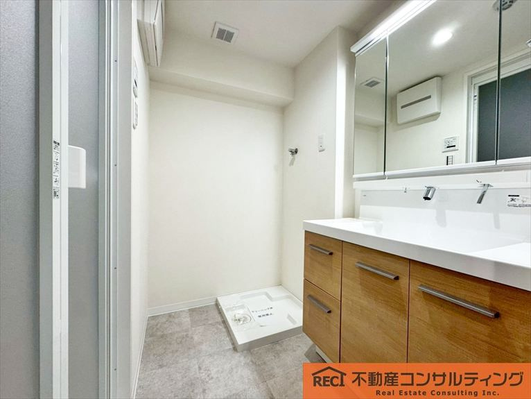 ビバリーハウス王子公園の独立洗面台