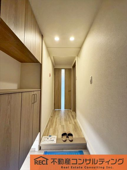 甲子園第6コーポラスの玄関