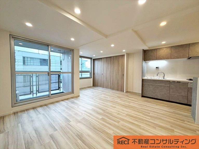 甲子園第6コーポラスの居間・リビング|住宅設備充実のフルリノベーション物件