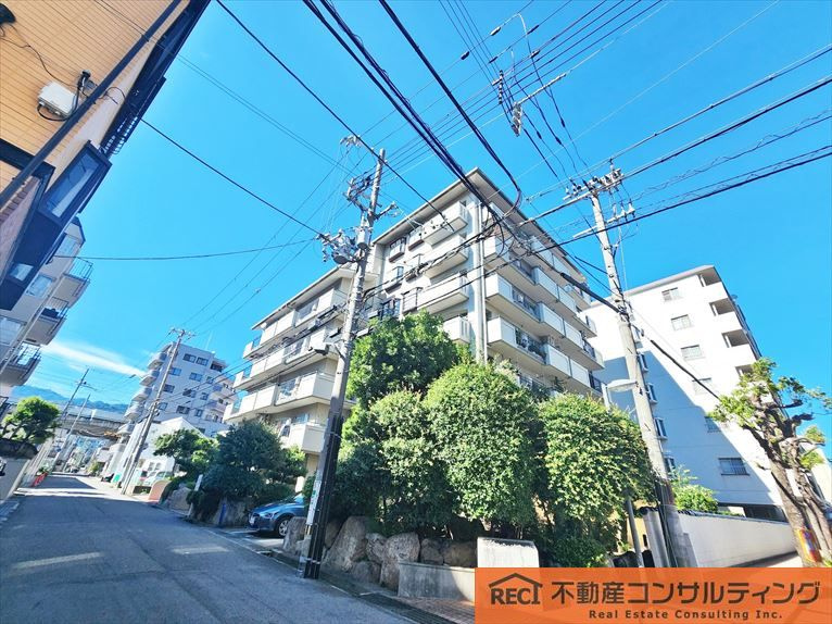 モンラヴィ青木の周辺