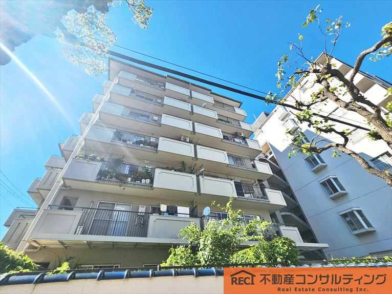 モンラヴィ青木の外観