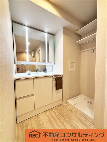 メガロコープ西宮(Ⅱ)1号棟の独立洗面台