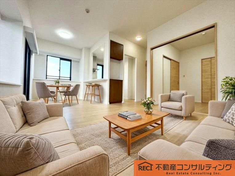 エステムコート西宮今津の居間・リビング|南向きの明るいリビング！