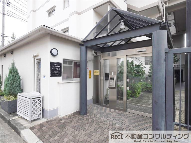 パレ住吉川のエントランス
