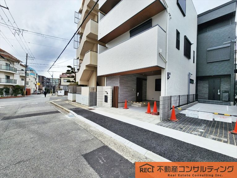 神戸市灘区篠原南町４丁目　新築戸建　A号地の前面道路含む現地写真