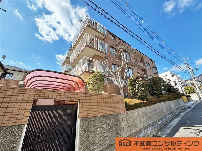 ファミーユ御影西平野の外観