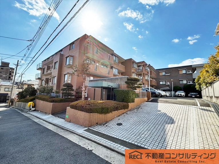 ファミーユ御影西平野の外観