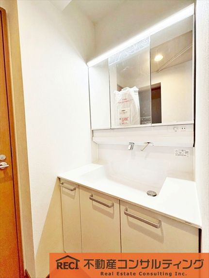 住吉川向コーポラスの独立洗面台