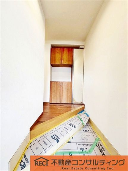 住吉川向コーポラスの玄関