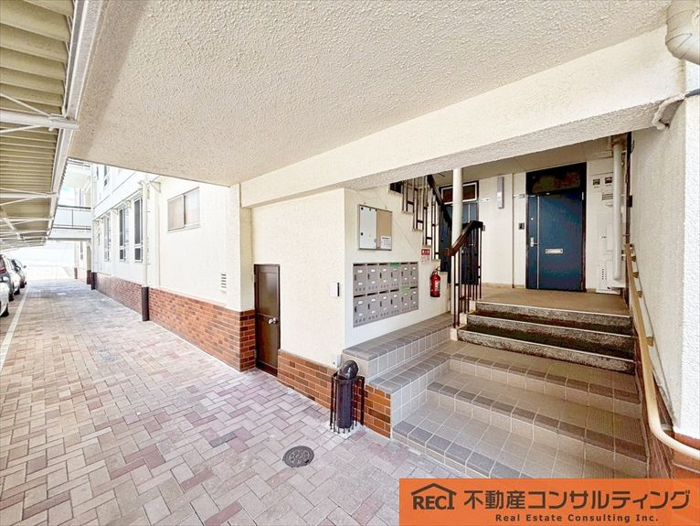 住吉川向コーポラスのエントランス