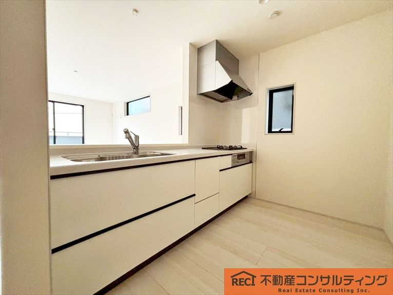神戸市灘区神ノ木通3丁目　新築戸建　2号棟のキッチン