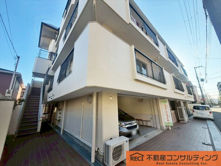 セントラル東灘の駐車場