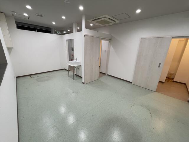 新松戸浅野ビルのロビー| 