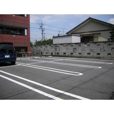五番館の駐車場